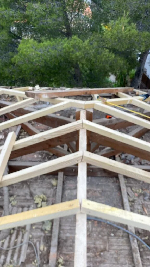 Rénovation de charpente — couvreur à Vallauris
